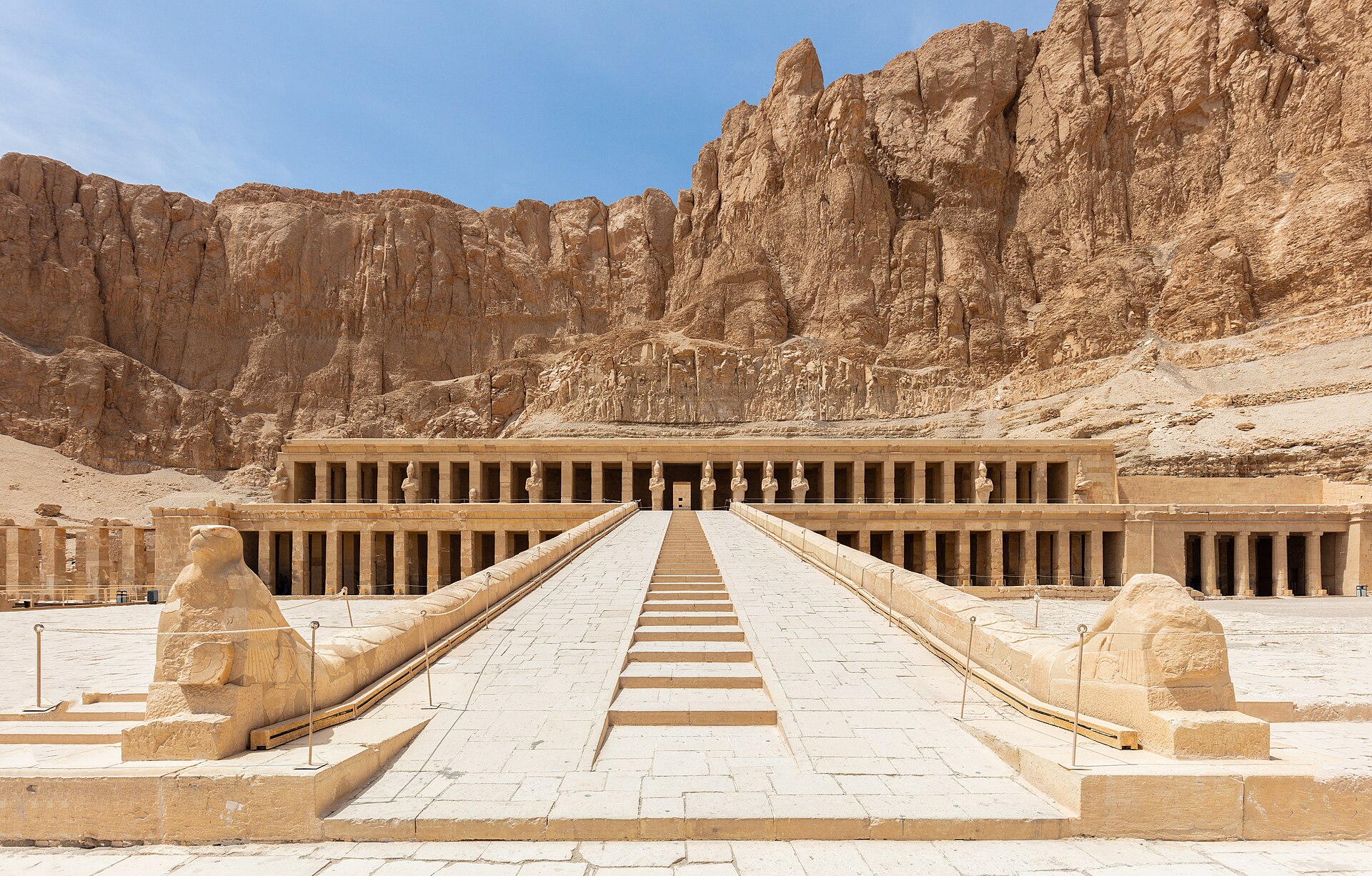 2 days tour to Luxor from Hurghada with hotair balloon
