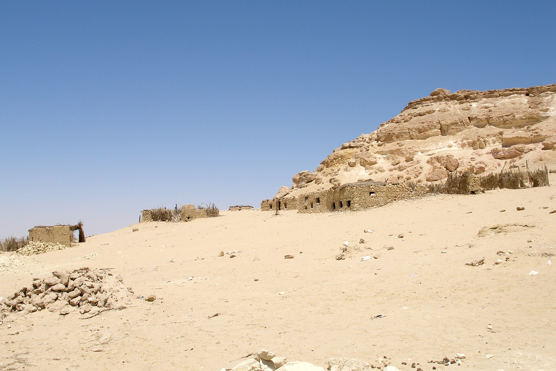 4 Days trip to the Pyramids and the white desert from Hurghada