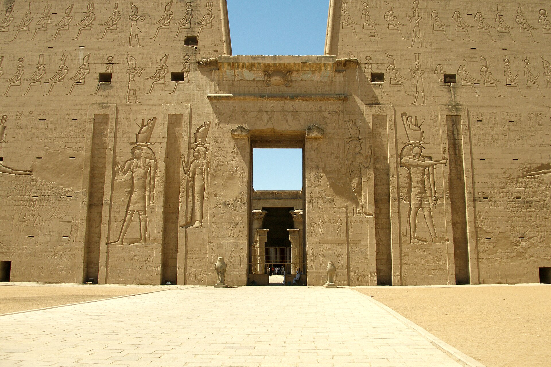 8 Days Egypt Itinerary Cairo and Nile cruise from Hurghada — photo 3
