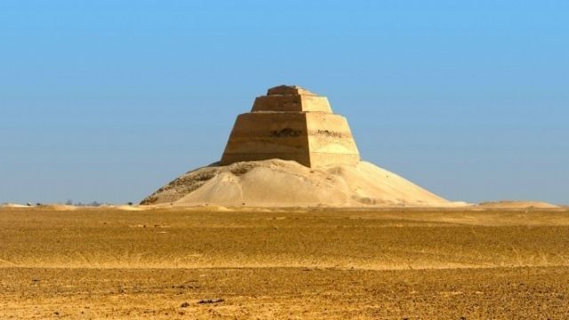 Day tour to Dahshur Pyramids and Meidoum Pyramid from Cairo — photo 3