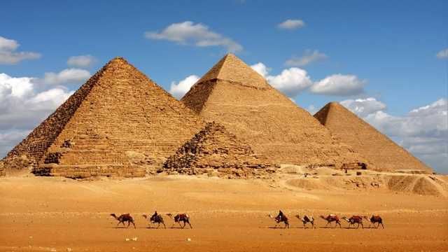Day Tour to Giza Pyramids Saqqara and Dahshur — photo 3